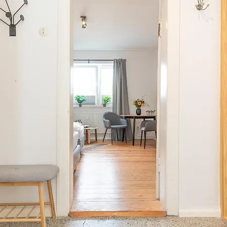 Апартаменты Fewo1846 - Kommood - Zentral Gelegenes Studio-apartment Mit Balkon Im Hochparterre Фленсбург