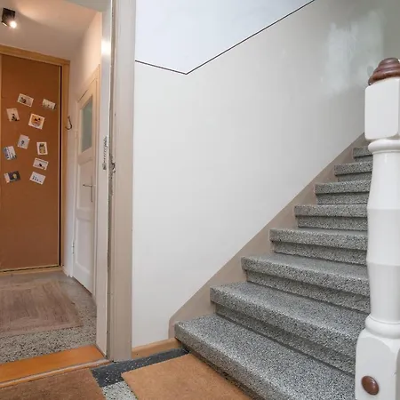 Fewo1846 - Kommood - Zentral Gelegenes Studio-apartment Mit Balkon Im Hochparterre