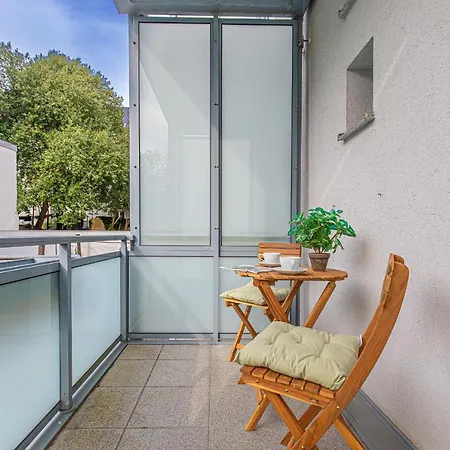 Апартаменты Fewo1846 - Kommood - Zentral Gelegenes Studio-apartment Mit Balkon Im Hochparterre