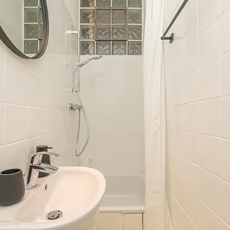 Апартаменты Fewo1846 - Kommood - Zentral Gelegenes Studio-apartment Mit Balkon Im Hochparterre Фленсбург
